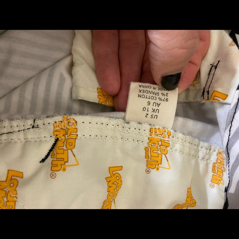 Loudmouth Ladies golf shorts - Picture 5 of 7